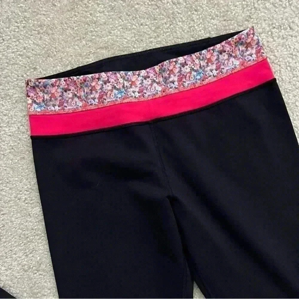 Lululemon Leggings Black & Flowers Women’s Size 8 Gym Active Yoga